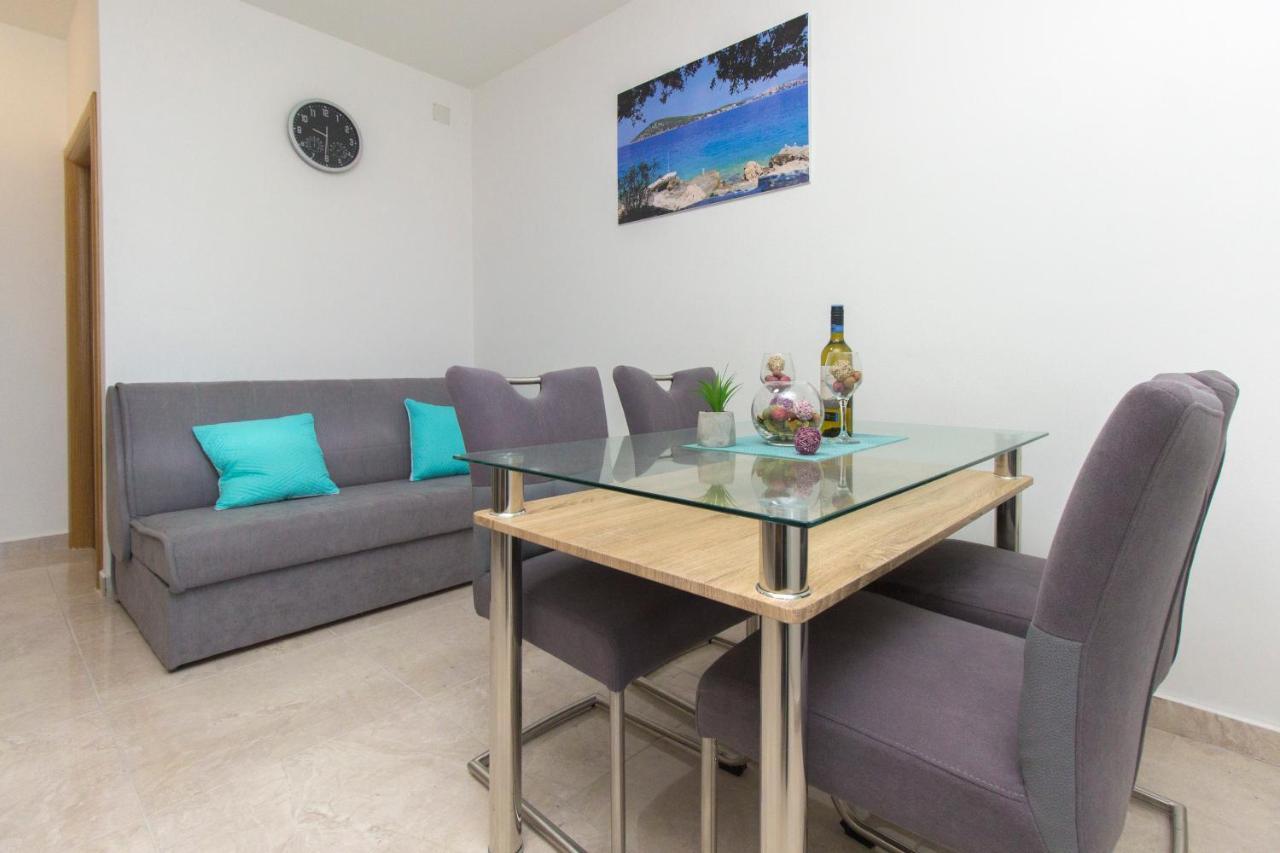 Apartmani Malis Ražanj Eksteriør billede