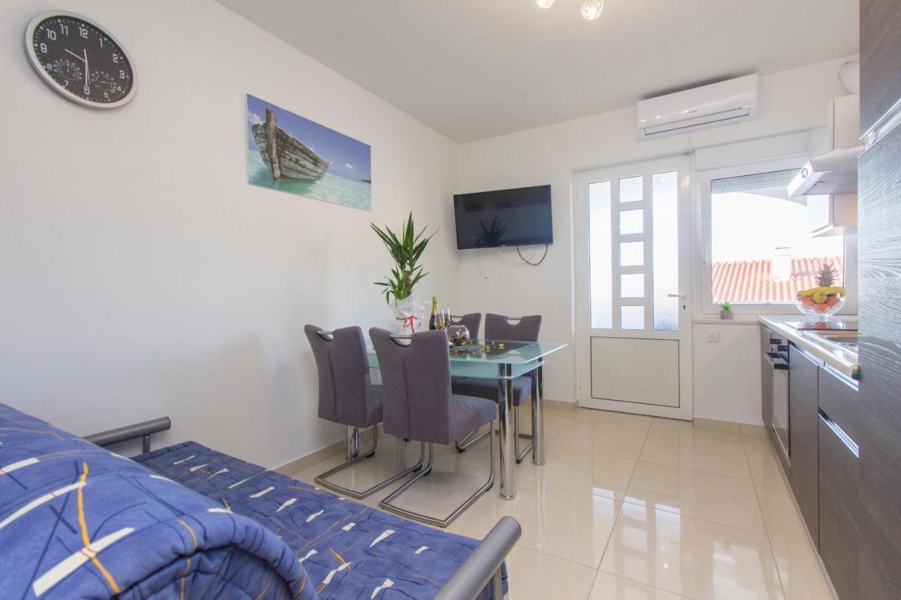 Apartmani Malis Ražanj Eksteriør billede