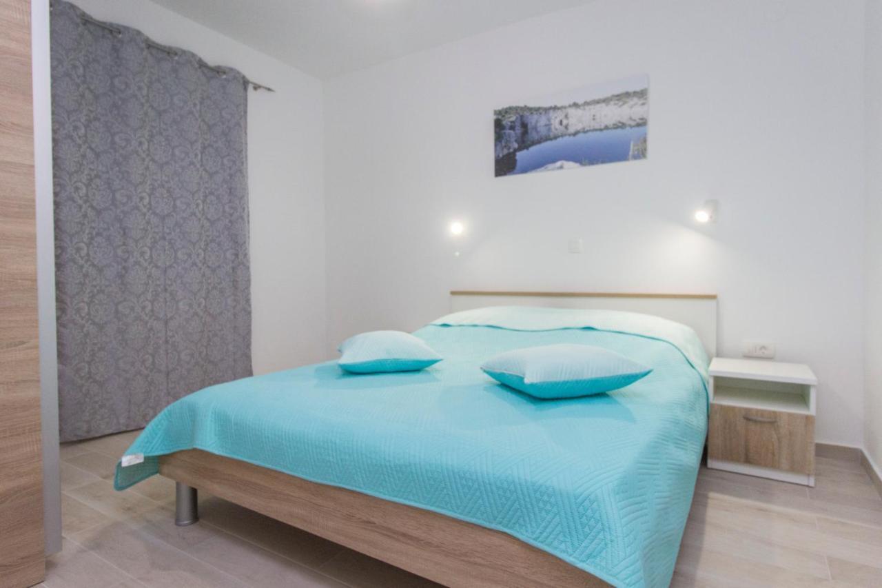 Apartmani Malis Ražanj Eksteriør billede