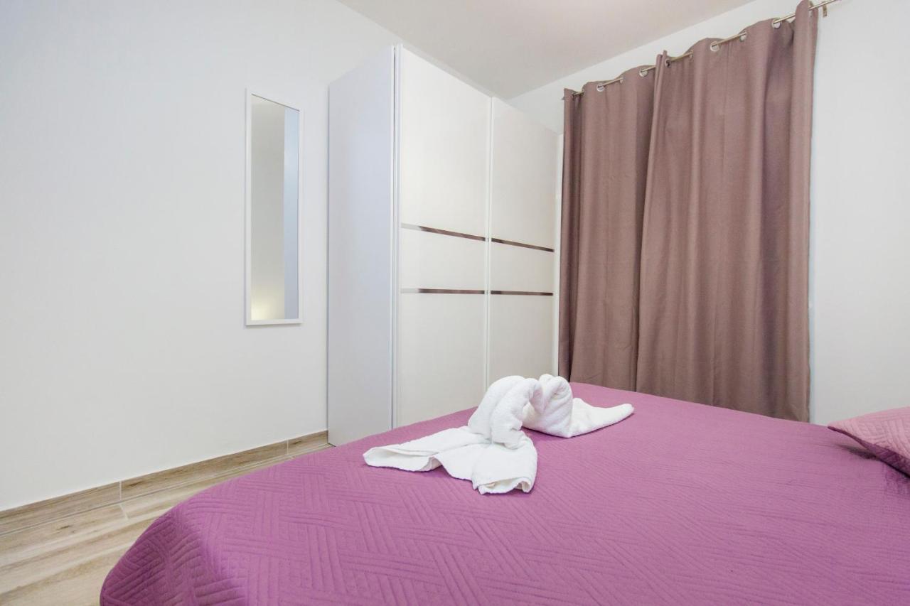Apartmani Malis Ražanj Eksteriør billede